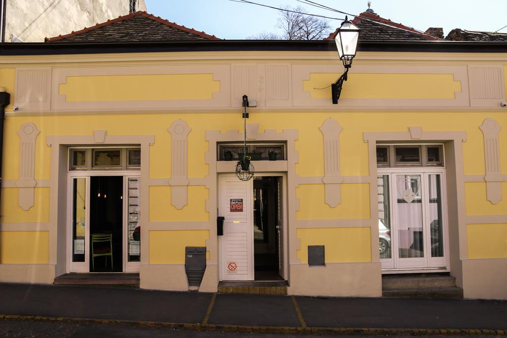 Varad Inn Újvidék Kültér fotó